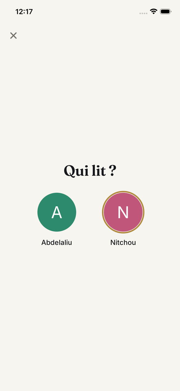 Écran « Qui lit ? » : choix du profil à l’ouverture, un avatar par membre de la famille